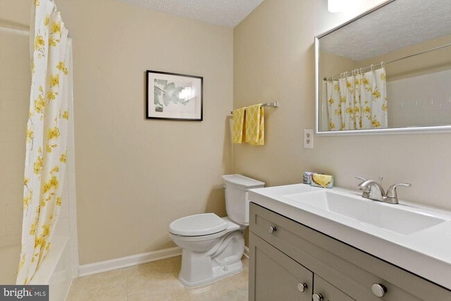 Building Photo - 2051 Gervais Dr