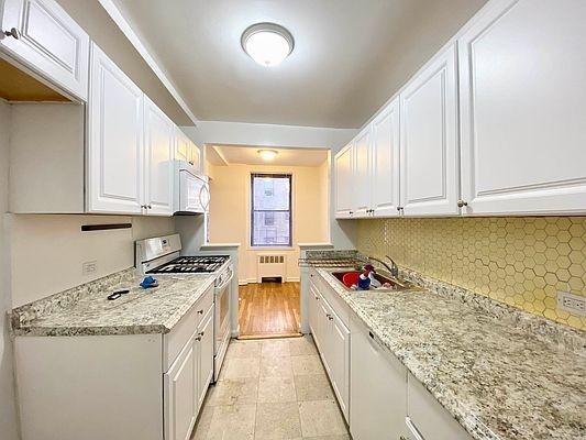 Primary Photo - 2 bedroom in BRONX NY 10471