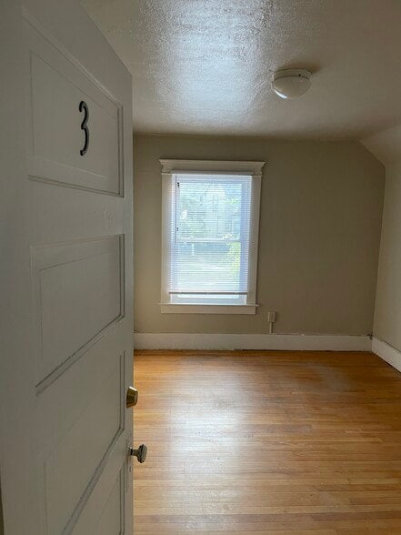 bedroom - 216 Packard St