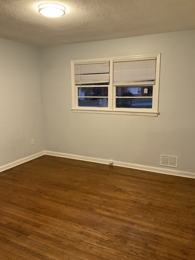 Building Photo - 1287 Montview St