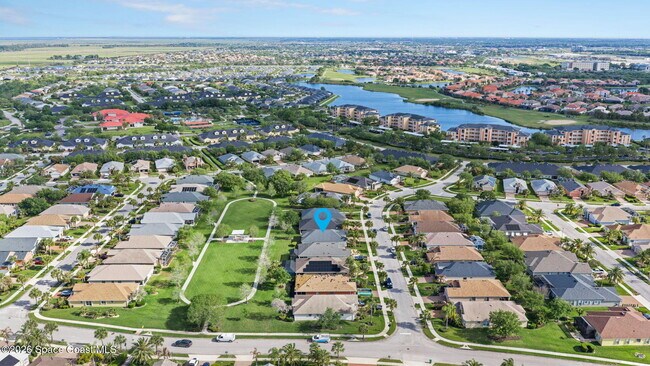 Building Photo - 6924 Renshaw Dr