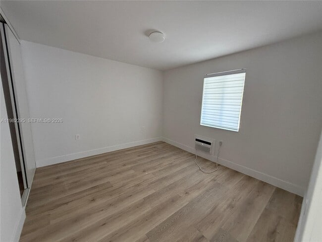 Building Photo - 1300 NE 110th St