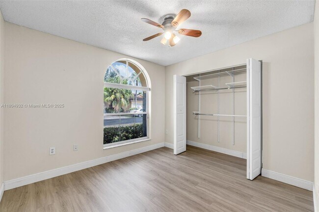 Building Photo - 14761 SW 156th Ave