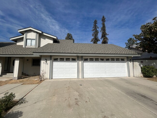 Building Photo - 2-story Single family home in the SW