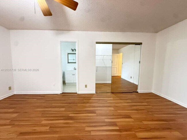 Building Photo - 8982 W Sample Rd