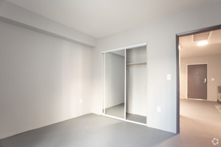 1BR, 1BA-700 SF - Manali Residence