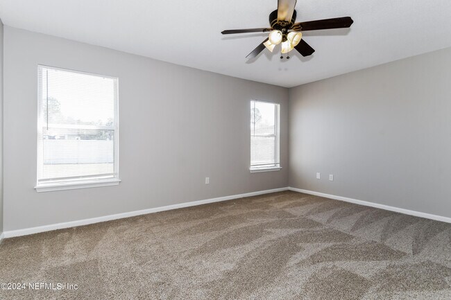Building Photo - 6639 Leslie Oaks Ln