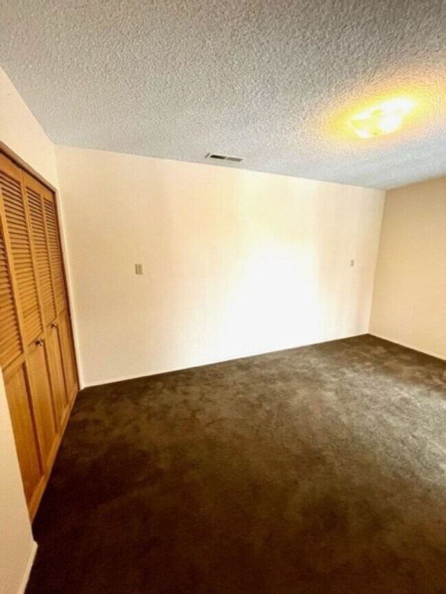 Building Photo - One of a kind property!  Huge lot, great h...