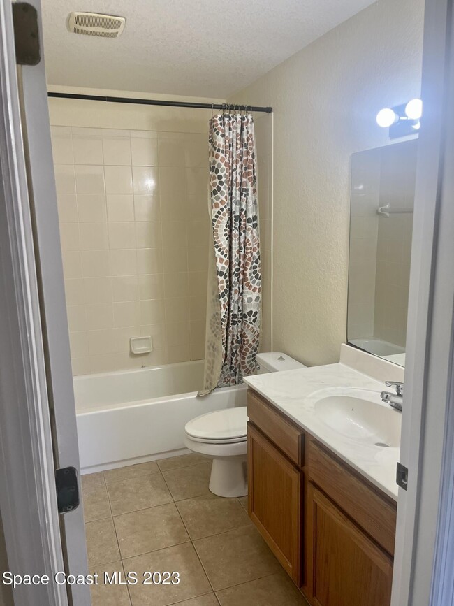 Building Photo - 110 Turpial Way