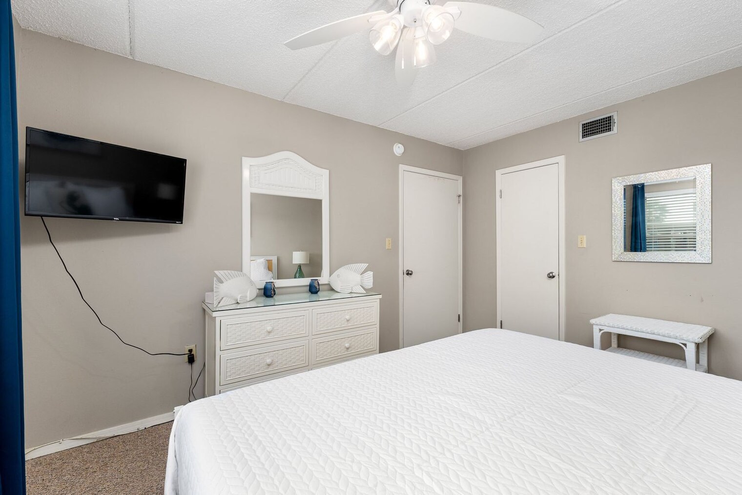 Building Photo - 115 E Coronado Dr