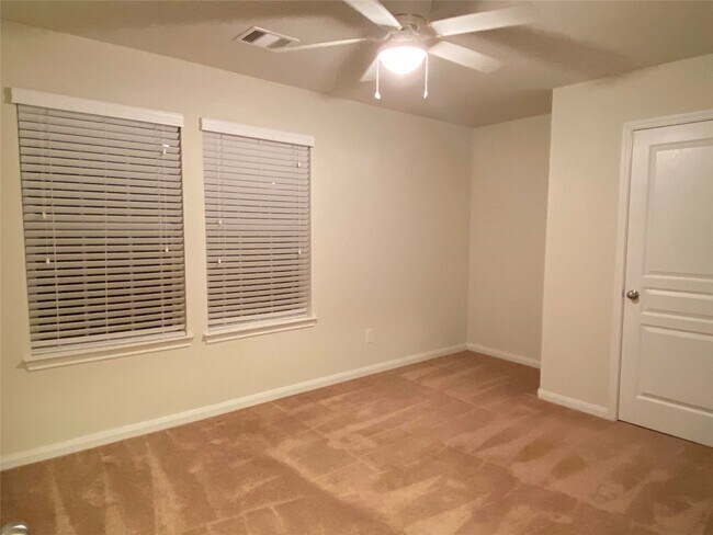 Building Photo - 819 Messina Ln