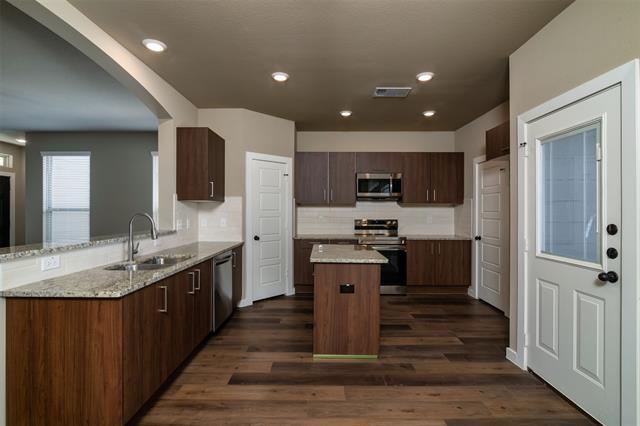 Building Photo - 657 Fallow Dr