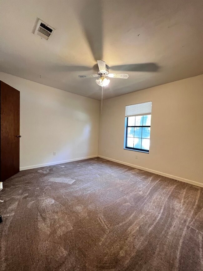 Building Photo - 5674 Lumberjack Ln