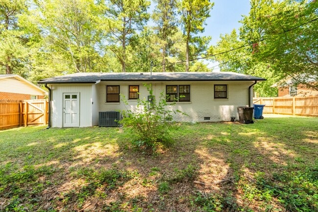 Building Photo - 1006 Willowdale Dr