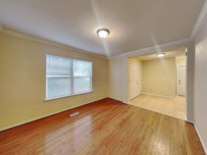 Building Photo - 6265 Branch Hill Cir