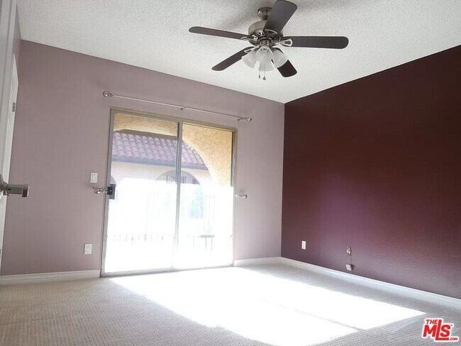 Building Photo - 1711 Grismer Ave