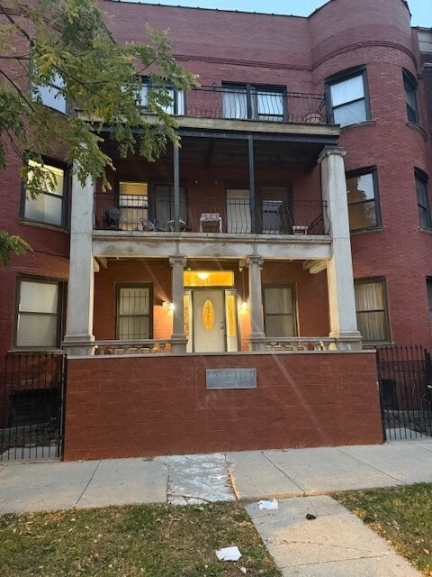 Primary Photo - 4615 S Michigan Ave