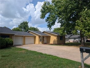 Building Photo - 2004 Cypress Pl
