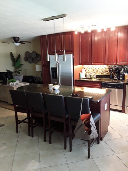 Kitchen Dining Area - 2881 NE 32nd St