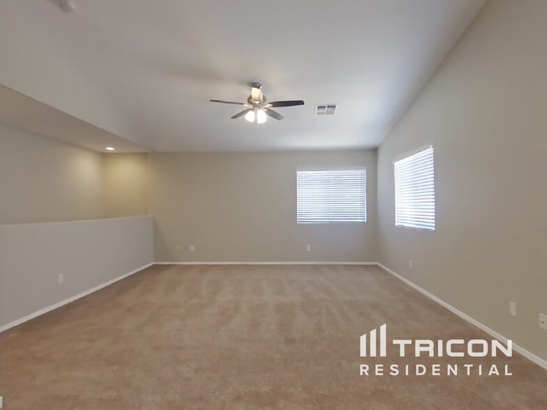 Building Photo - 43846 W Magnolia Rd