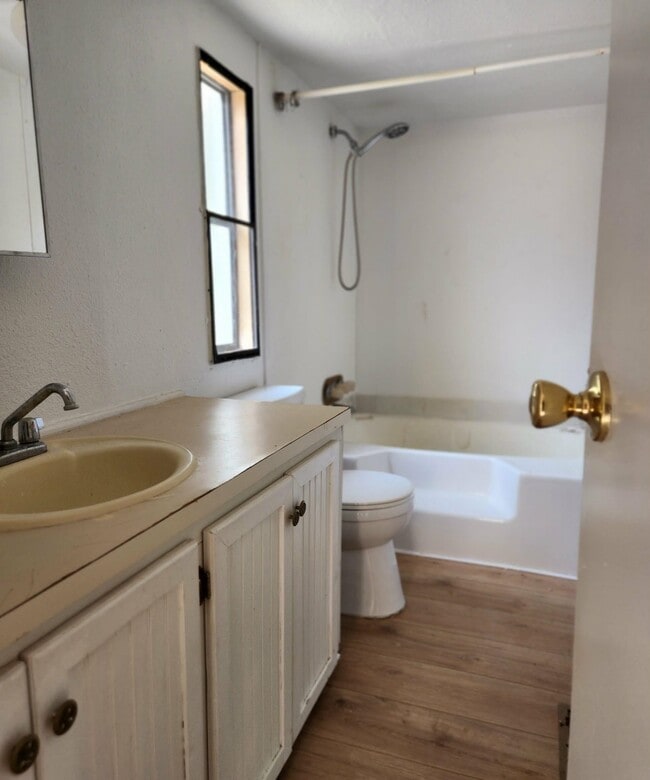 Building Photo - 890 Poinsettia Rd