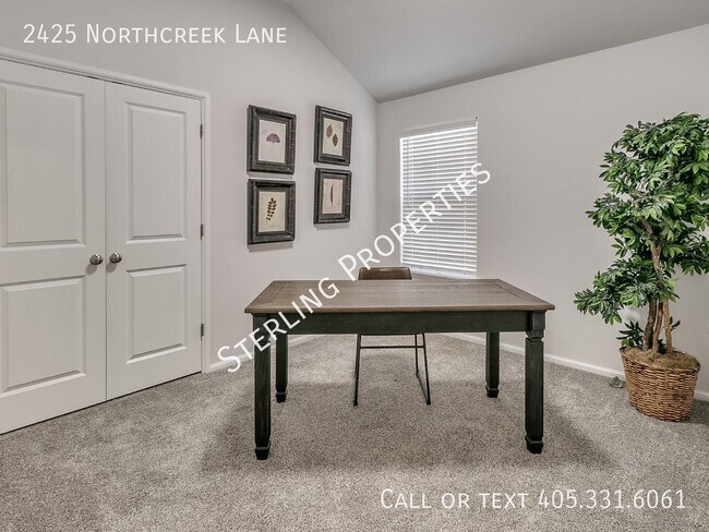 Building Photo - 2425 Northcreek Ln