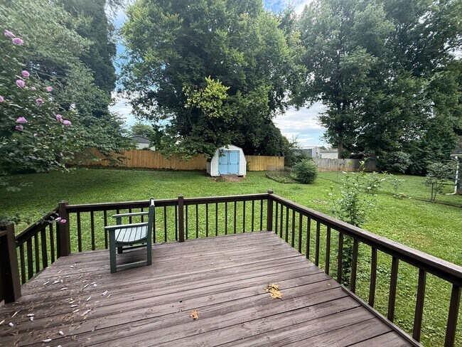 Building Photo - 5500 Misty Valley Dr