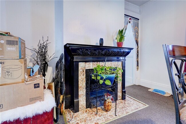 Building Photo - 183 Union St N