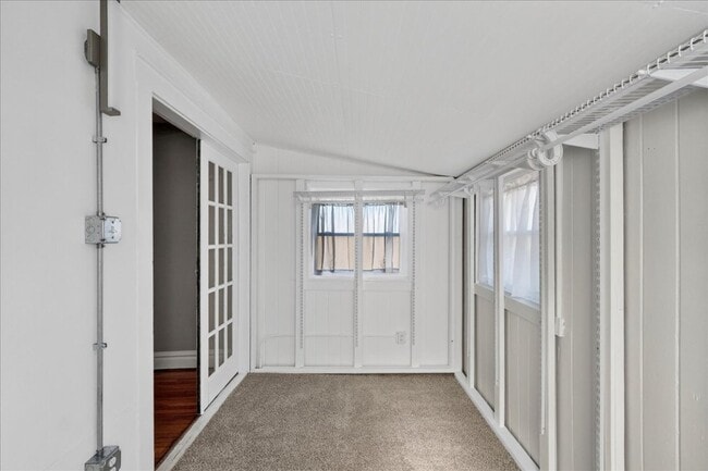 Building Photo - 1420 Bredell Ave