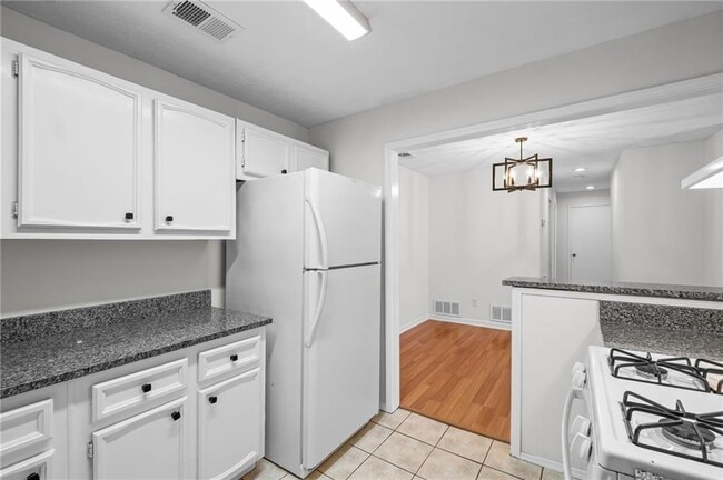 Building Photo - 1809 Augusta Dr