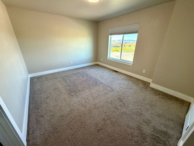 Building Photo - 3267 Cabernet Dr