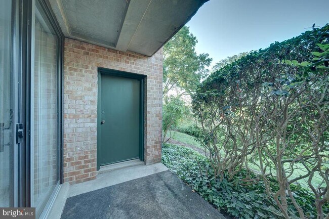 Building Photo - 515 N Armistead St