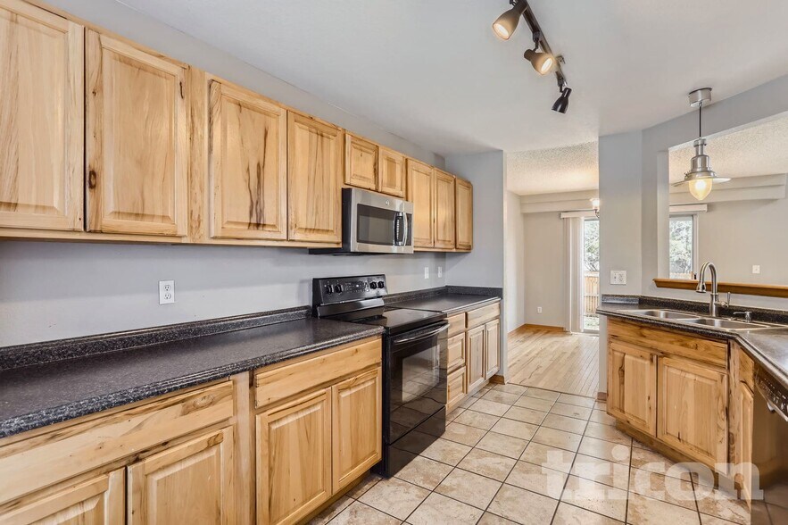 Building Photo - 8852 Clover Meadow Ln