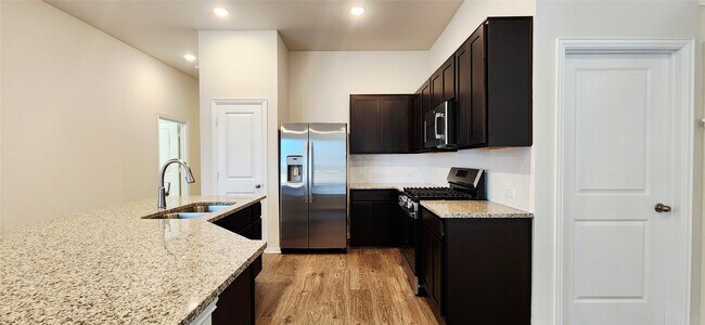 Building Photo - 406 Magnolia Ln