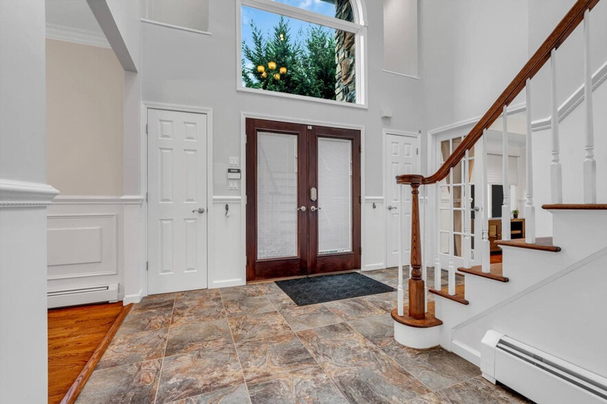 Building Photo - 6 Buchanan Ln