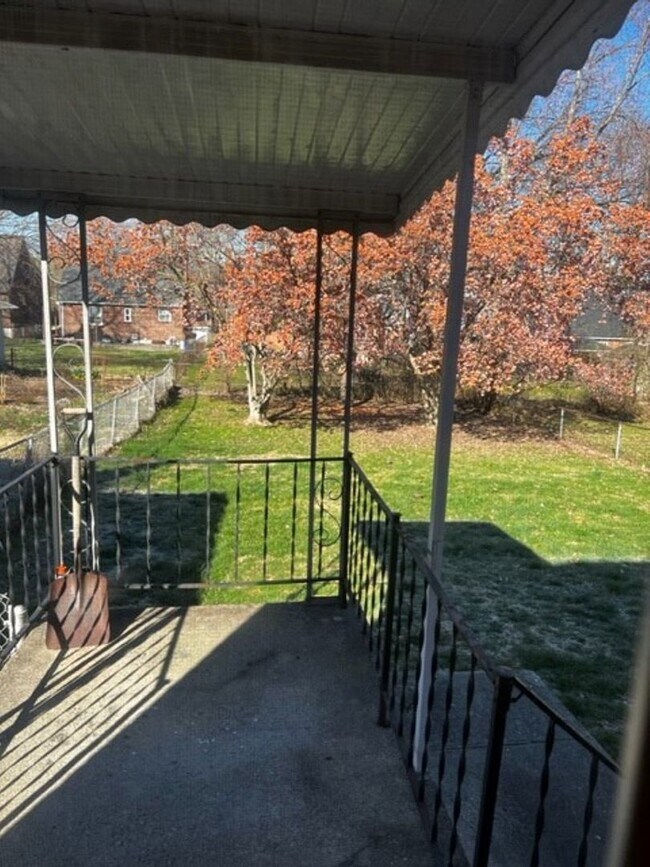 4 bedroom house Mayflower Ave 6047 Mayflower Ave Cincinnati OH