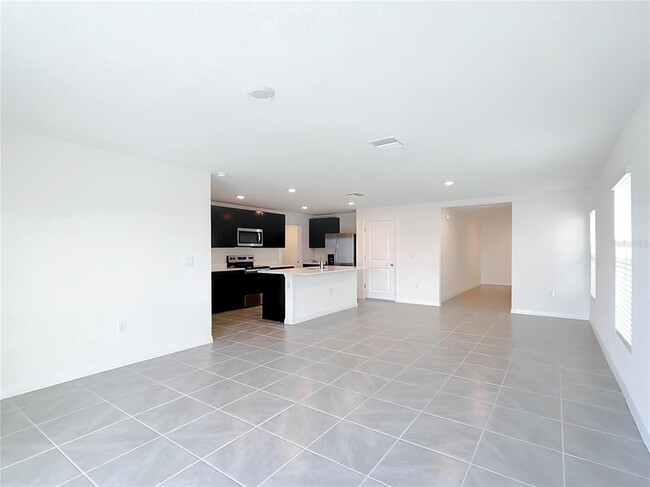 Building Photo - 8645 SW 45th Ct