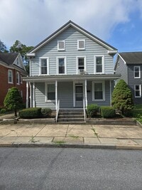 Building Photo - 552 E King St