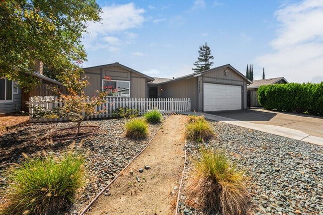 Building Photo - 10222 Sunol Way