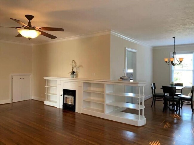Building Photo - 4823 Rusk St #2