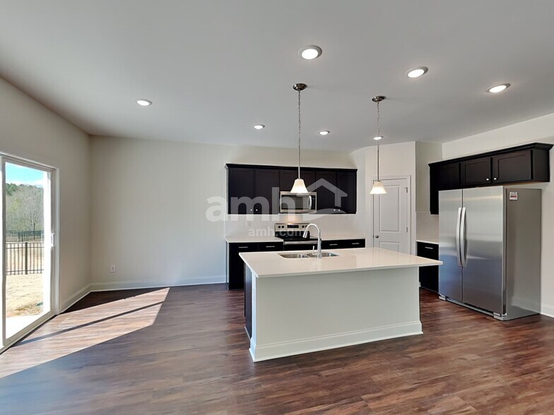 Building Photo - 3751 Blackshear Pl