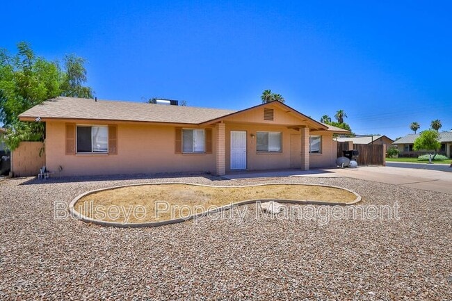 Building Photo - 331 W Pinon Ave