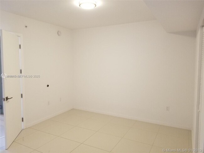 Building Photo - 5252 NW 85th Ave