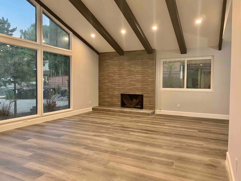 Building Photo - 22700 Flamingo St