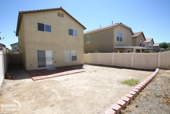 Building Photo - Beautiful Two Story 3Bdm 2.5Ba Home in Nor...