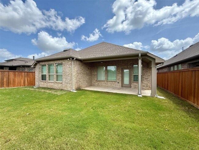 Building Photo - 18211 County Shores Ln