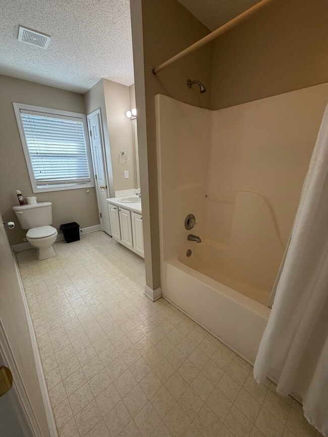 Building Photo - Elon / Townhome