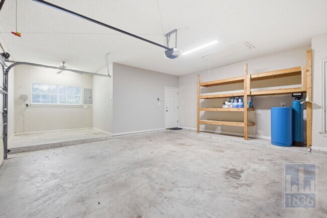 Building Photo - 41 Stillmeadow