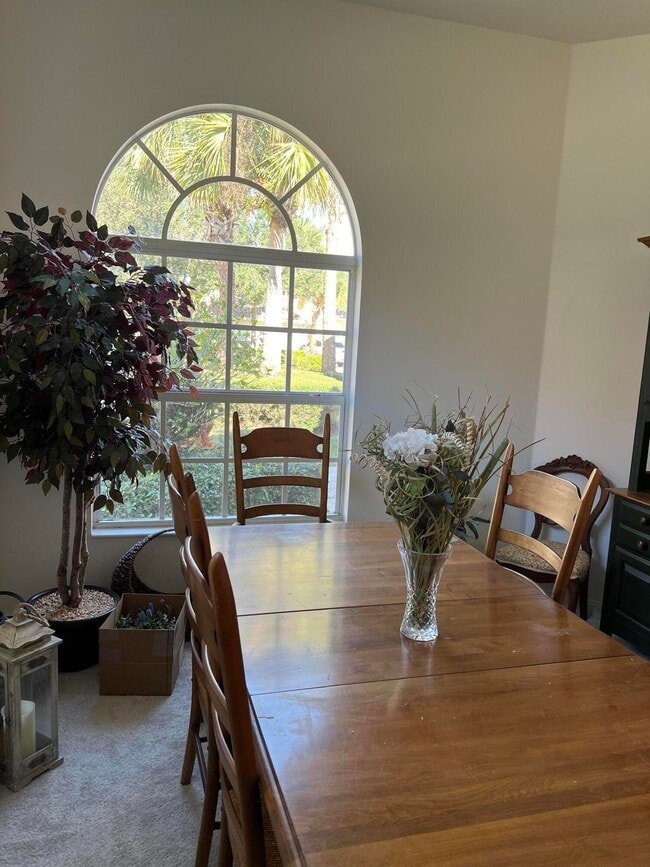 Building Photo - 8984 SE Hawks Nest Ct