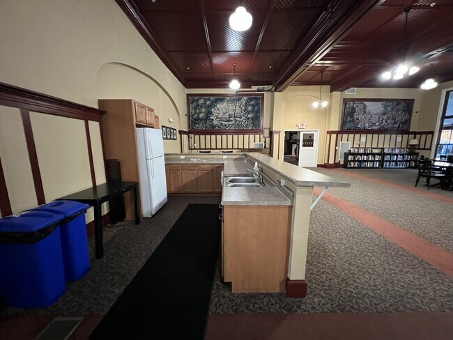 Building Photo - 2601 Hume Dr